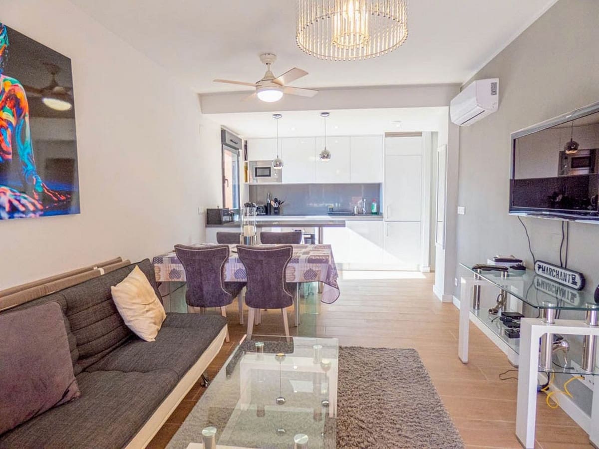 2 makuuhuone Huoneisto myytävänä paikassa Villamartin mukana uima-altaan 
autotalli - 254 900 € (Ref: 8801738)