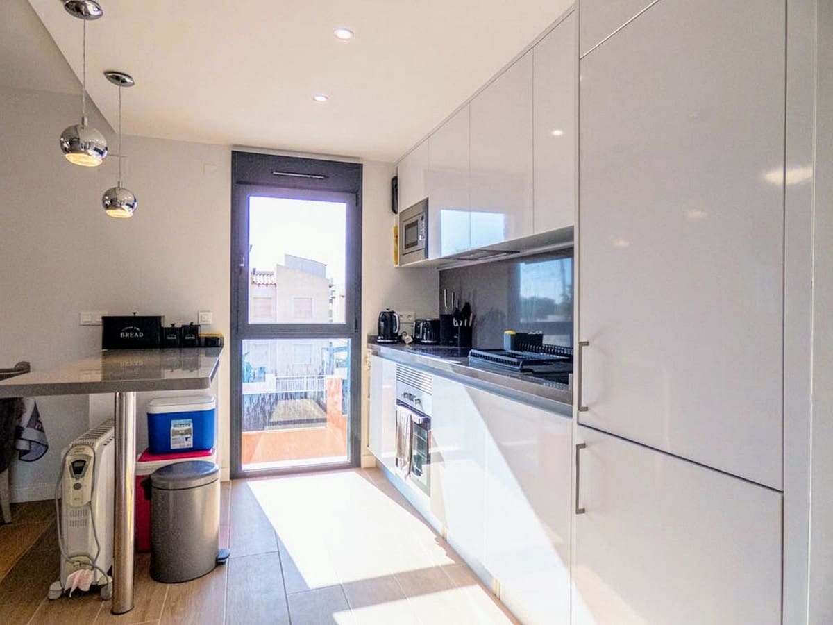 2 slaapkamer Appartement te koop in Villamartin met zwembad garage - € 254.900 (Ref: 8801738)