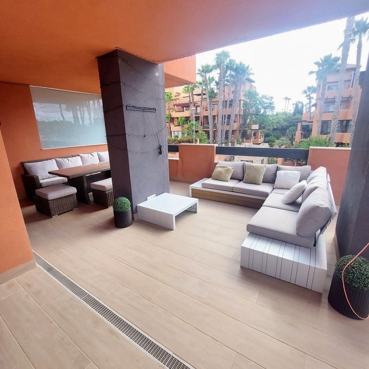 2 slaapkamer Appartement te koop in Villamartin met zwembad garage - € 254.900 (Ref: 8801738)