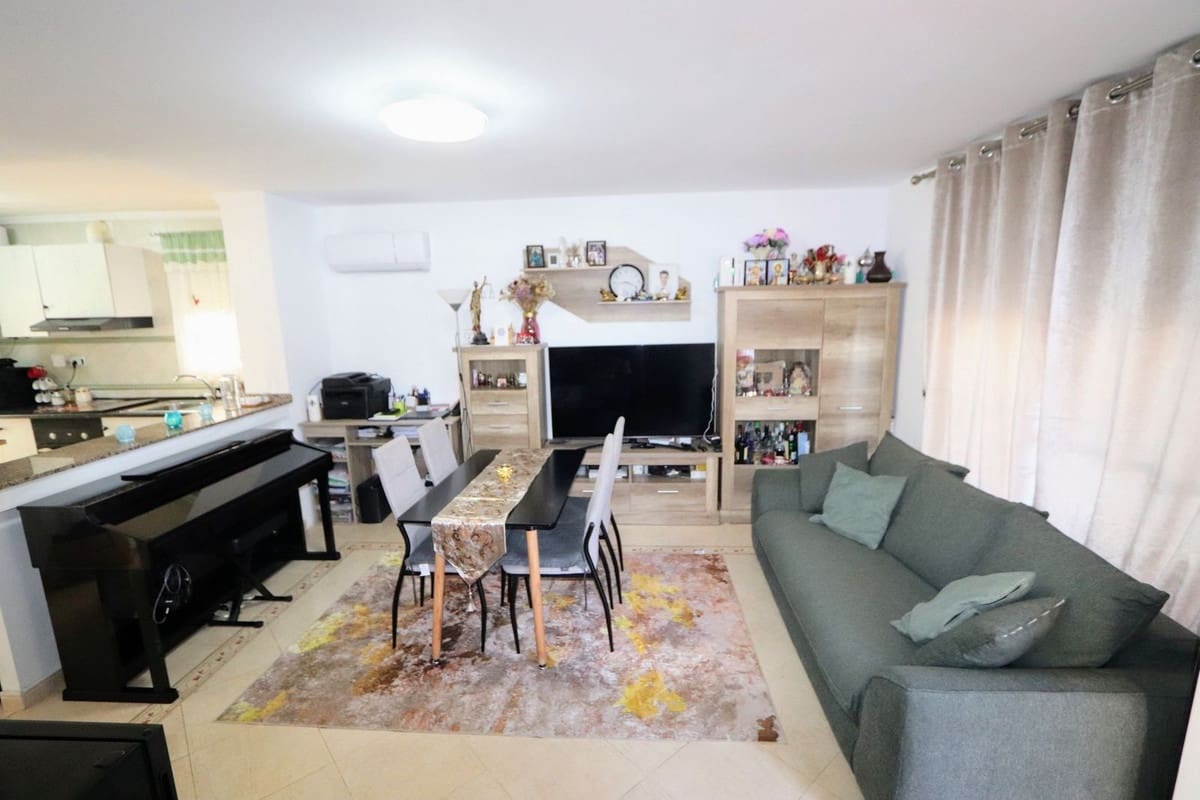 3 soveværelse Villa til salg i Villamartin med swimmingpool garage - € 295.000 (Ref: 8809492)