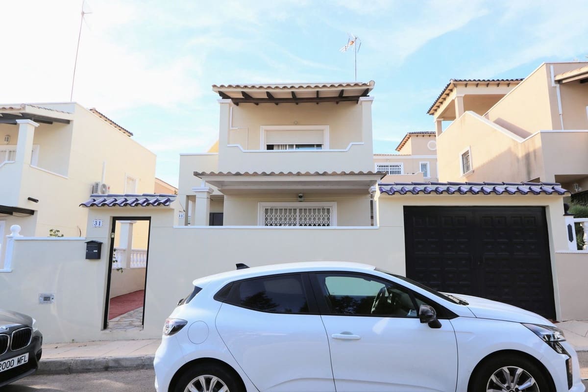 3 soveværelse Villa til salg i Villamartin med swimmingpool garage - € 295.000 (Ref: 8809492)