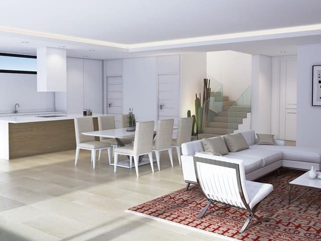 Chalet de 4 habitaciones en La Duquesa / Puerto de la Duquesa, Manilva en venta con piscina - 1.065.000 € (Ref: 8815622)