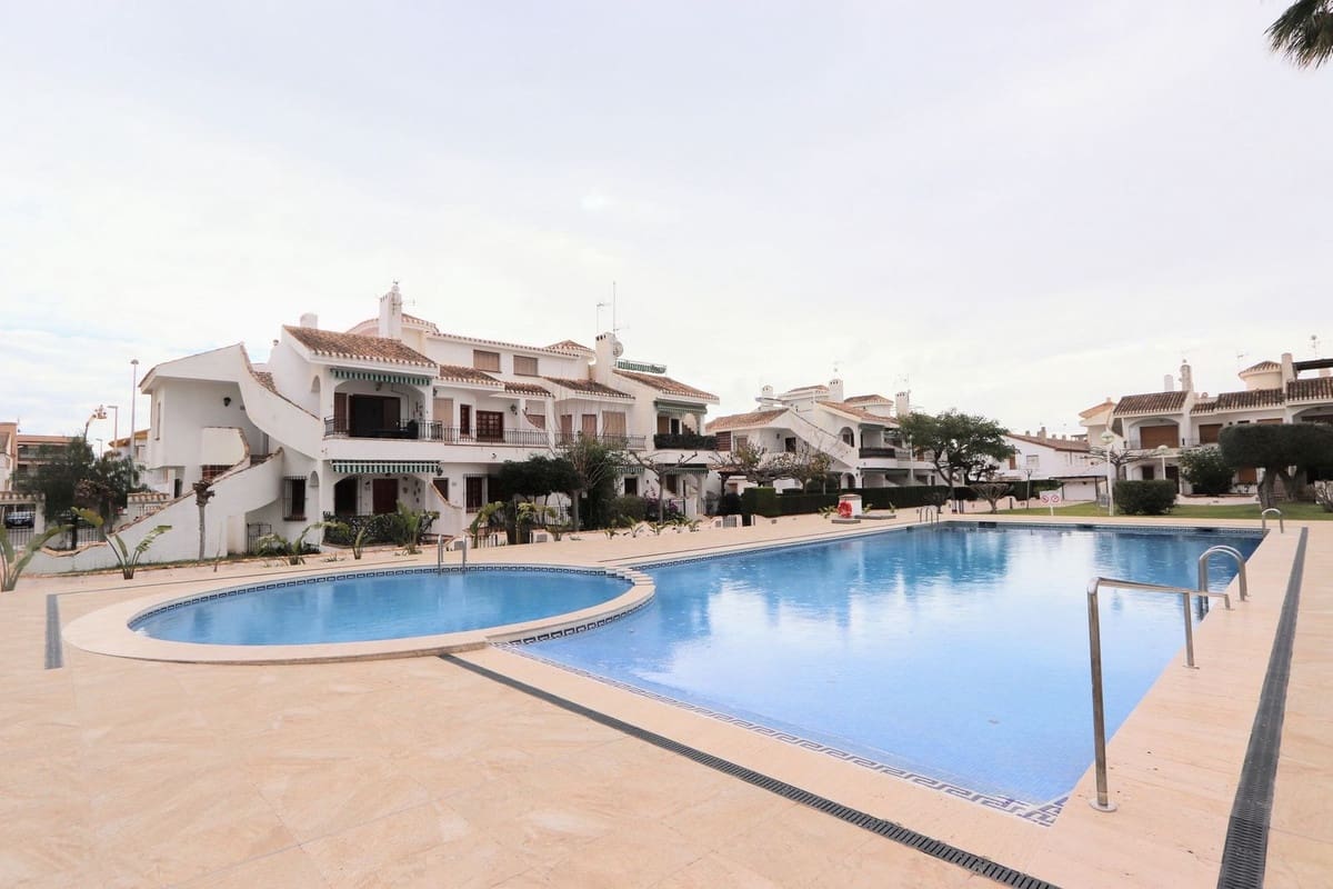 2 soveværelse Lejlighed til salg i Torre de la Horadada med swimmingpool - € 240.000 (Ref: 8824936)