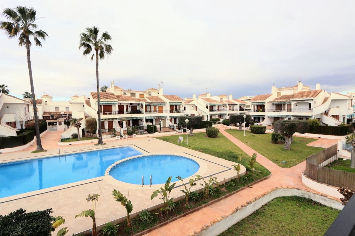 2 soveværelse Lejlighed til salg i Torre de la Horadada med swimmingpool - € 240.000 (Ref: 8824936)