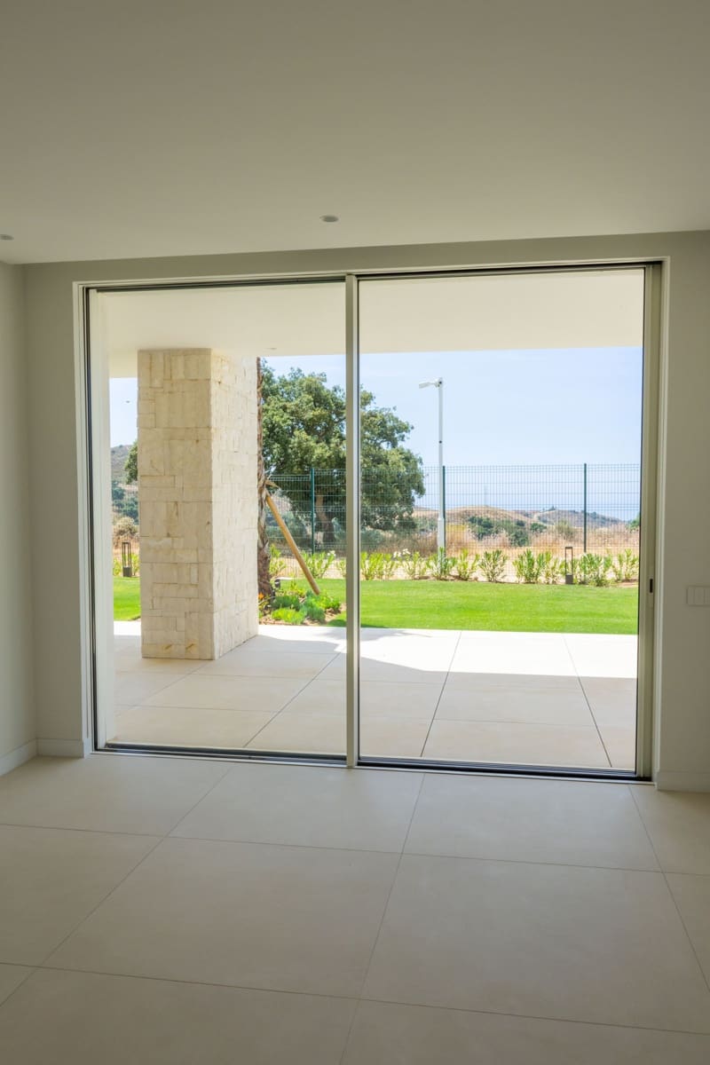 2 bedroom Apartment for sale in Ojen with pool - € 960,000 (Ref: 8851507)