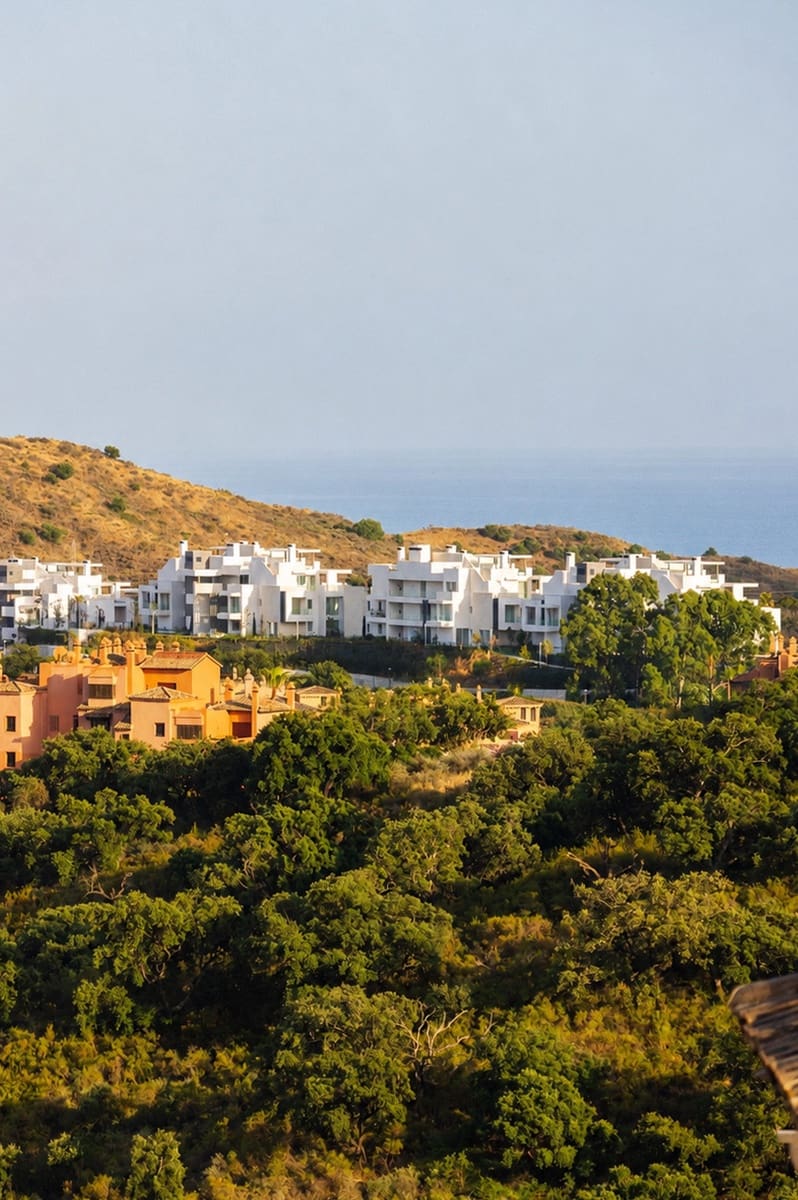 2 bedroom Apartment for sale in Ojen with pool - € 960,000 (Ref: 8851507)