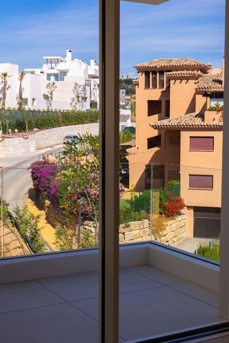 2 bedroom Apartment for sale in Ojen with pool - € 960,000 (Ref: 8851507)