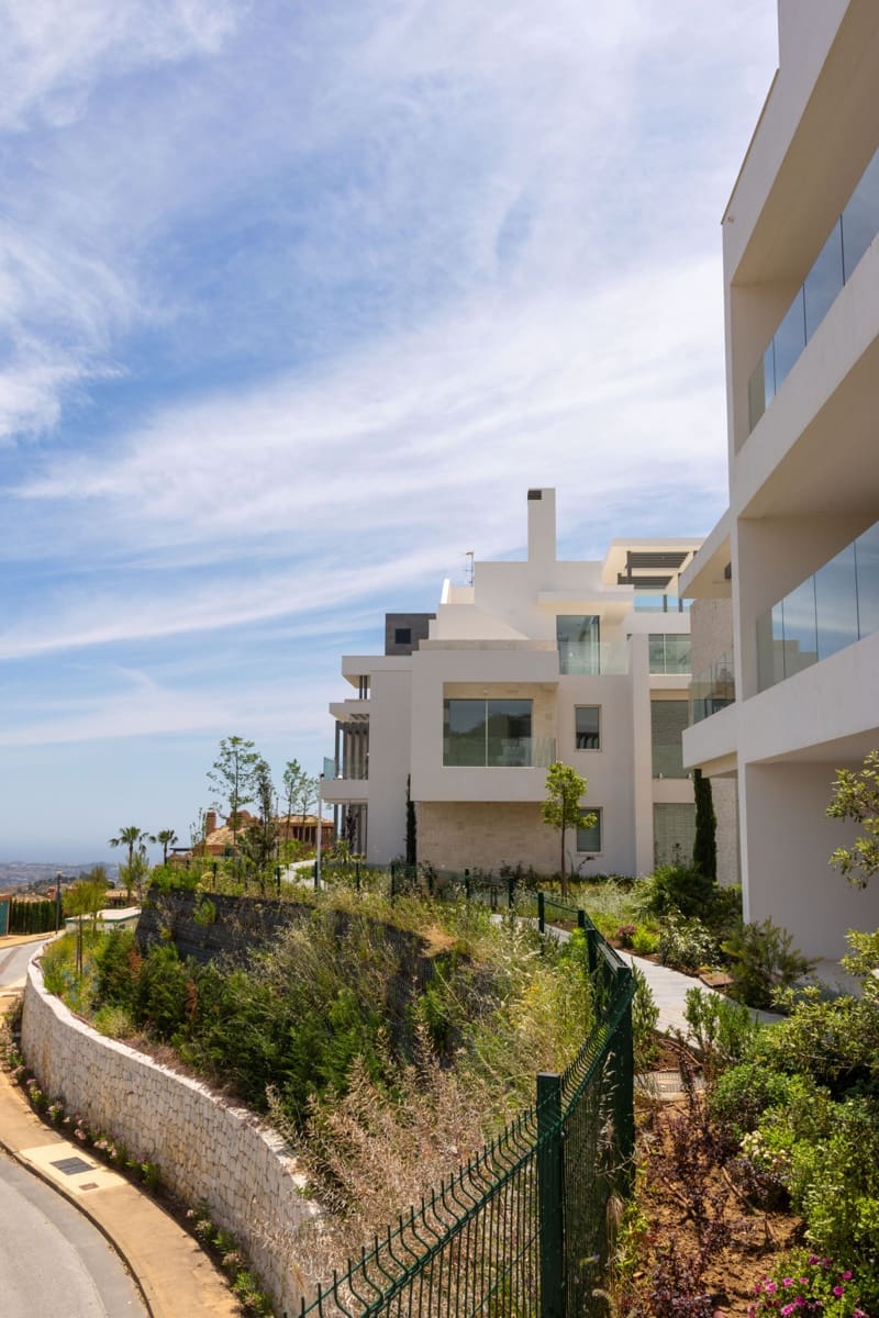 2 bedroom Apartment for sale in Ojen with pool - € 960,000 (Ref: 8851507)