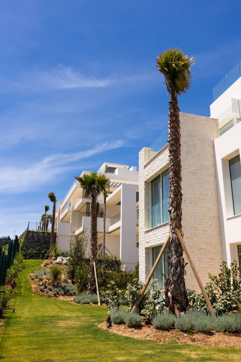 2 bedroom Apartment for sale in Ojen with pool - € 960,000 (Ref: 8851507)