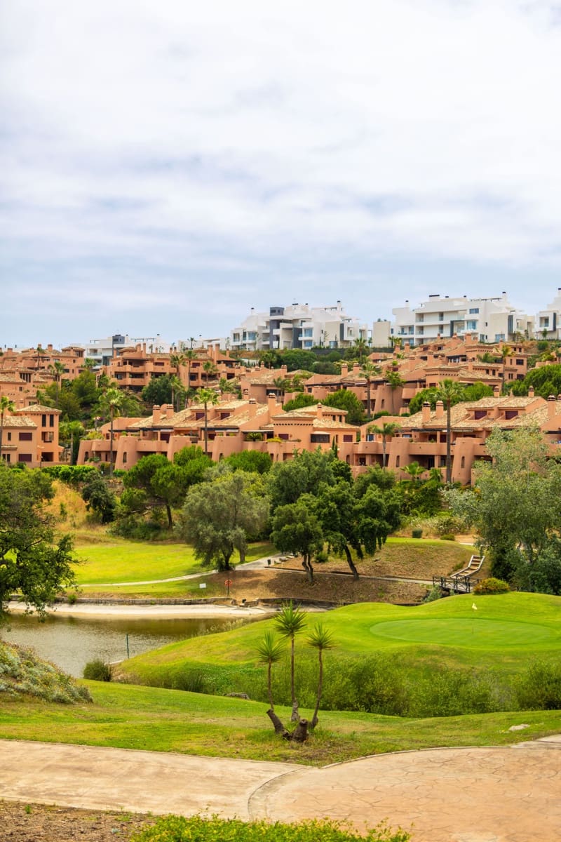 2 bedroom Apartment for sale in Ojen with pool - € 960,000 (Ref: 8851507)