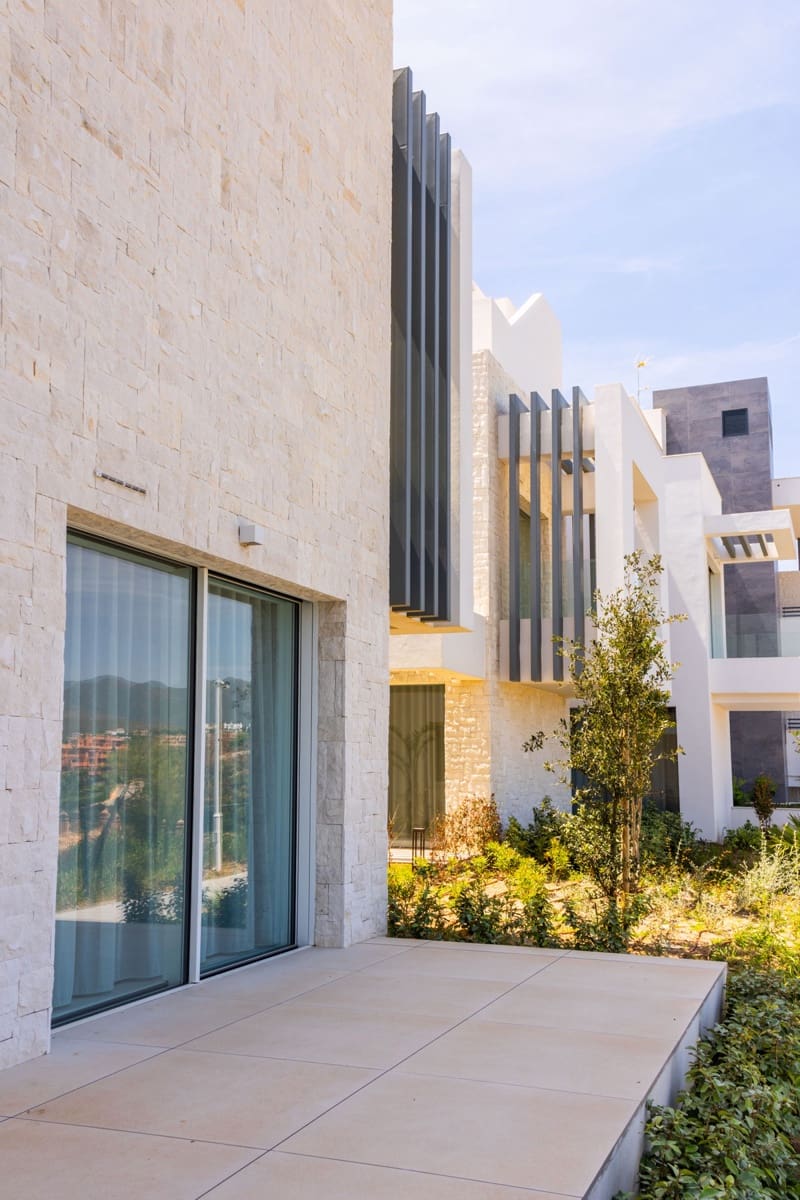 2 bedroom Apartment for sale in Ojen with pool - € 960,000 (Ref: 8851507)