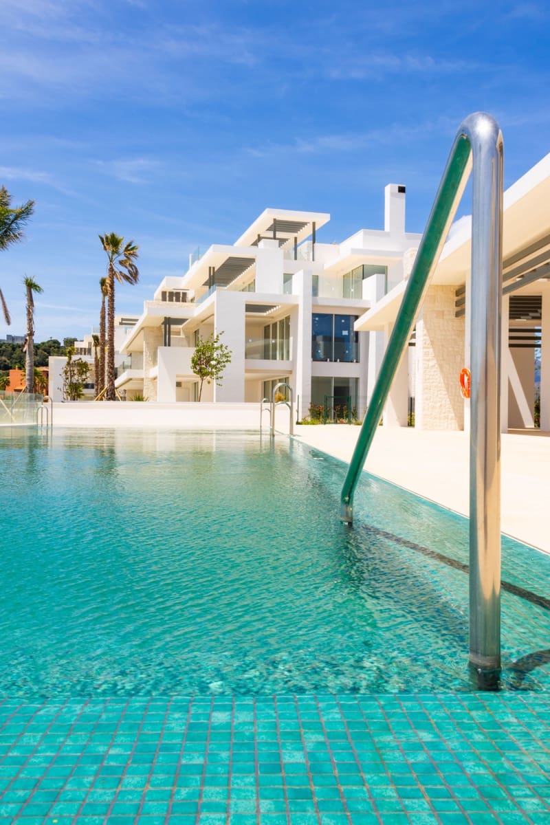 2 bedroom Apartment for sale in Ojen with pool - € 960,000 (Ref: 8851507)