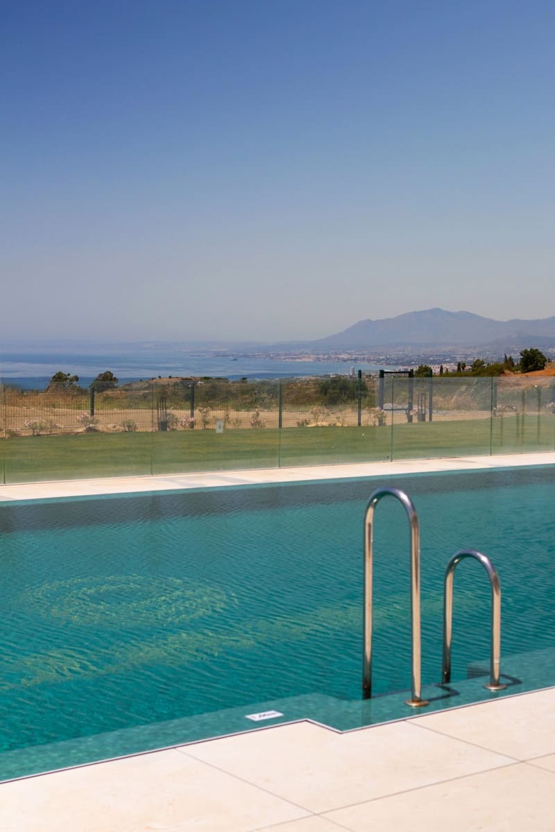 2 bedroom Apartment for sale in Ojen with pool - € 960,000 (Ref: 8851507)