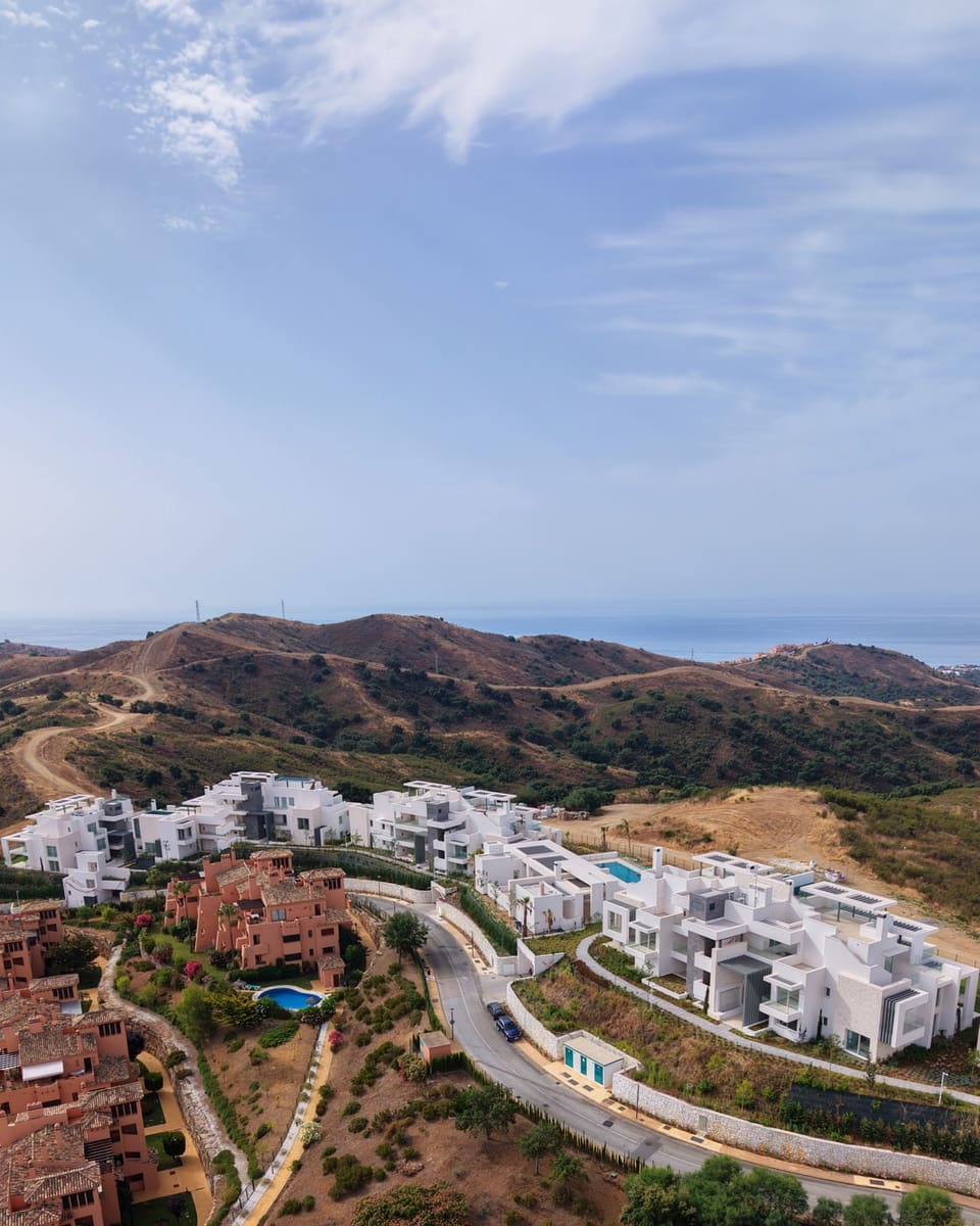 2 bedroom Apartment for sale in Ojen with pool - € 960,000 (Ref: 8851507)