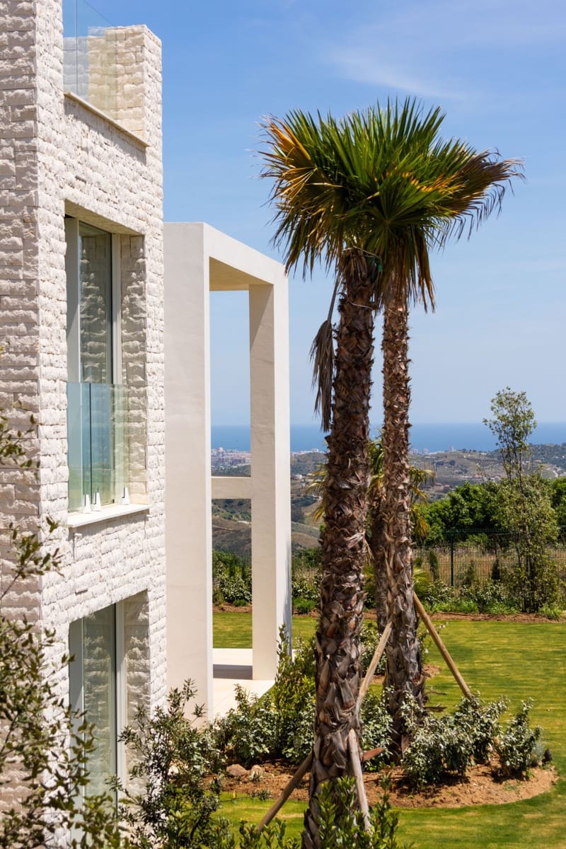2 bedroom Apartment for sale in Ojen with pool - € 960,000 (Ref: 8851507)