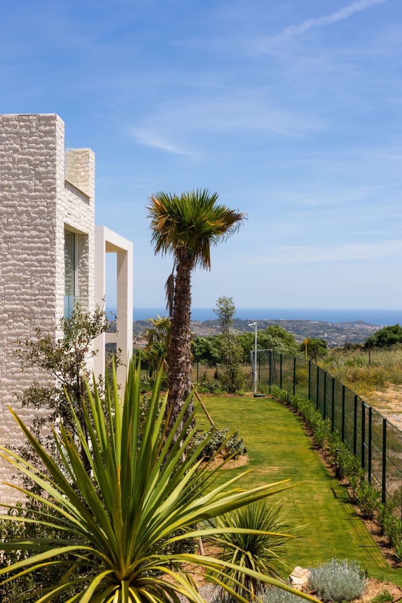 2 bedroom Apartment for sale in Ojen with pool - € 960,000 (Ref: 8851507)