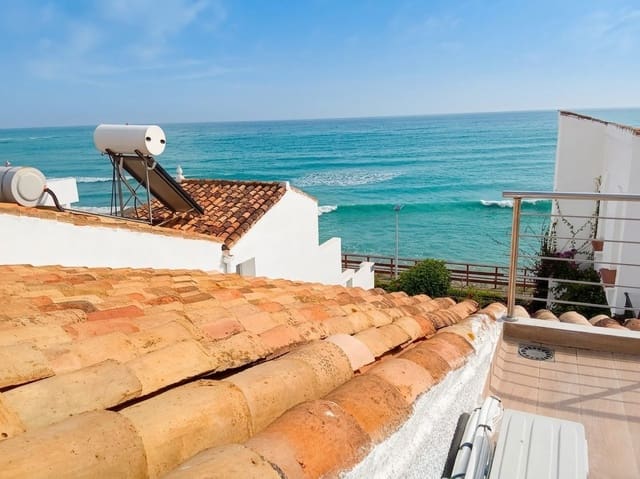 Casa de 3 habitaciones en Centro, Estepona en venta - 849.000 € (Ref: 8851515)