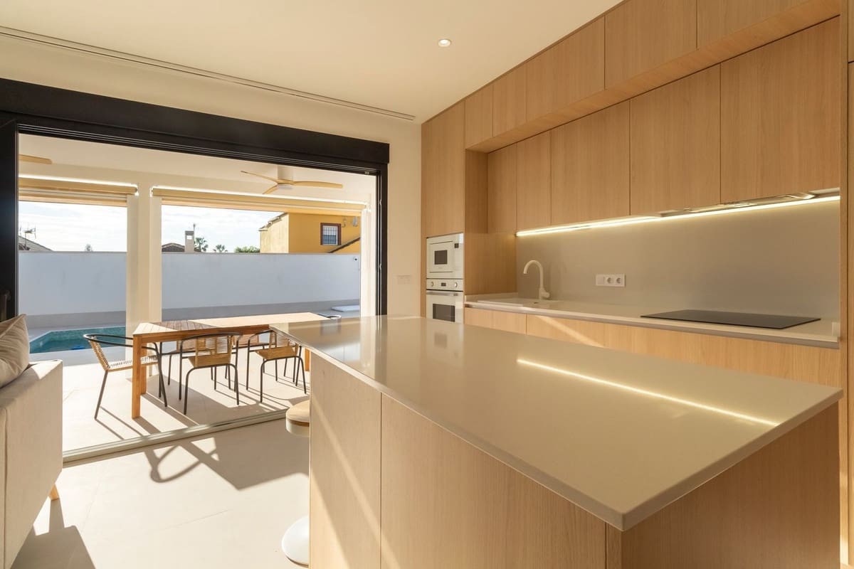 3 chambre Villa/Maison à vendre à Torrevieja avec piscine garage - 499 000 € (Ref: 8854714)