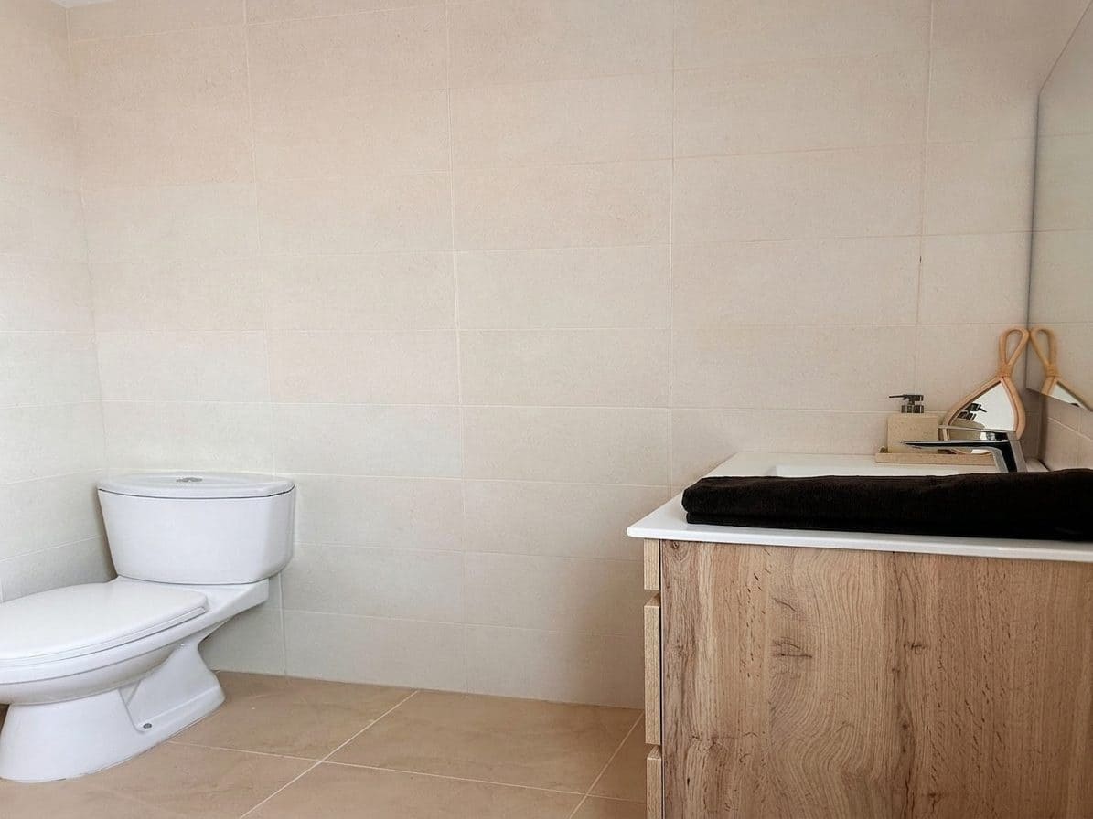 1 bedroom Apartment for sale in Alicante / Alacant city with pool - € 147,500 (Ref: 8857359)