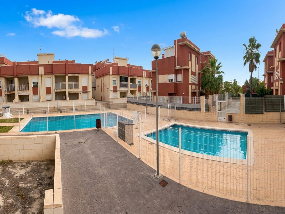 1 bedroom Apartment for sale in Alicante / Alacant city with pool - € 147,500 (Ref: 8857359)