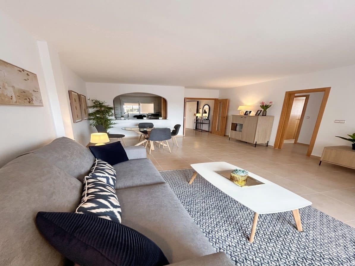 1 bedroom Apartment for sale in Alicante / Alacant city with pool - € 147,500 (Ref: 8857359)