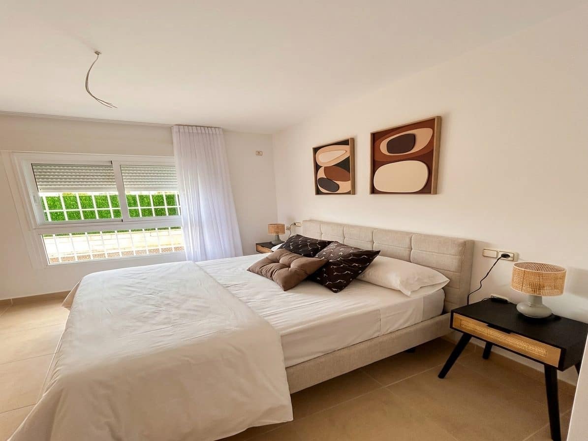1 bedroom Apartment for sale in Alicante / Alacant city with pool - € 147,500 (Ref: 8857359)