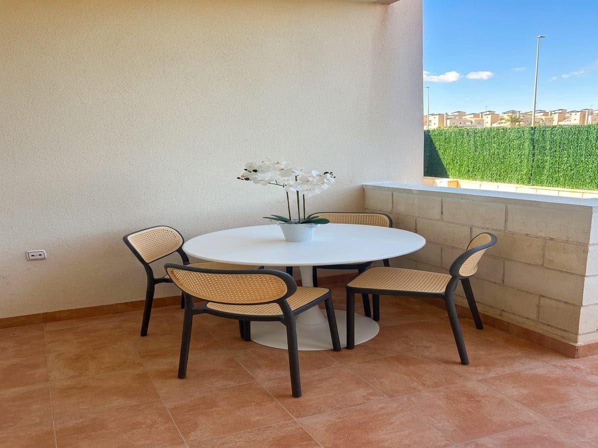 1 bedroom Apartment for sale in Alicante / Alacant city with pool - € 147,500 (Ref: 8857359)