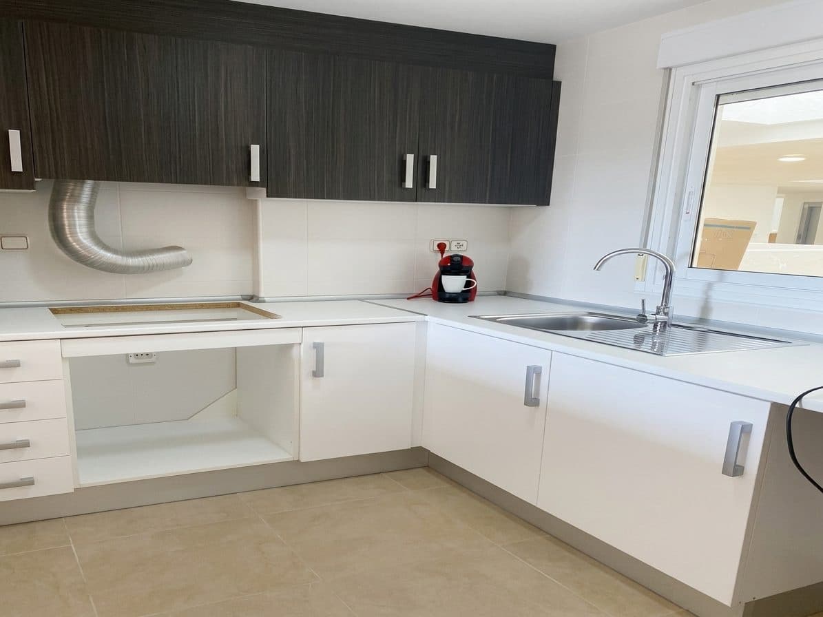 1 bedroom Apartment for sale in Alicante / Alacant city with pool - € 147,500 (Ref: 8857359)