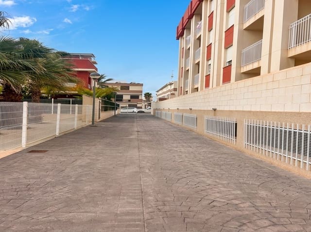 Apartamento de 2 habitaciones en Alicante / Alacant ciudad en venta con piscina garaje - 198.500 € (Ref: 8857361)