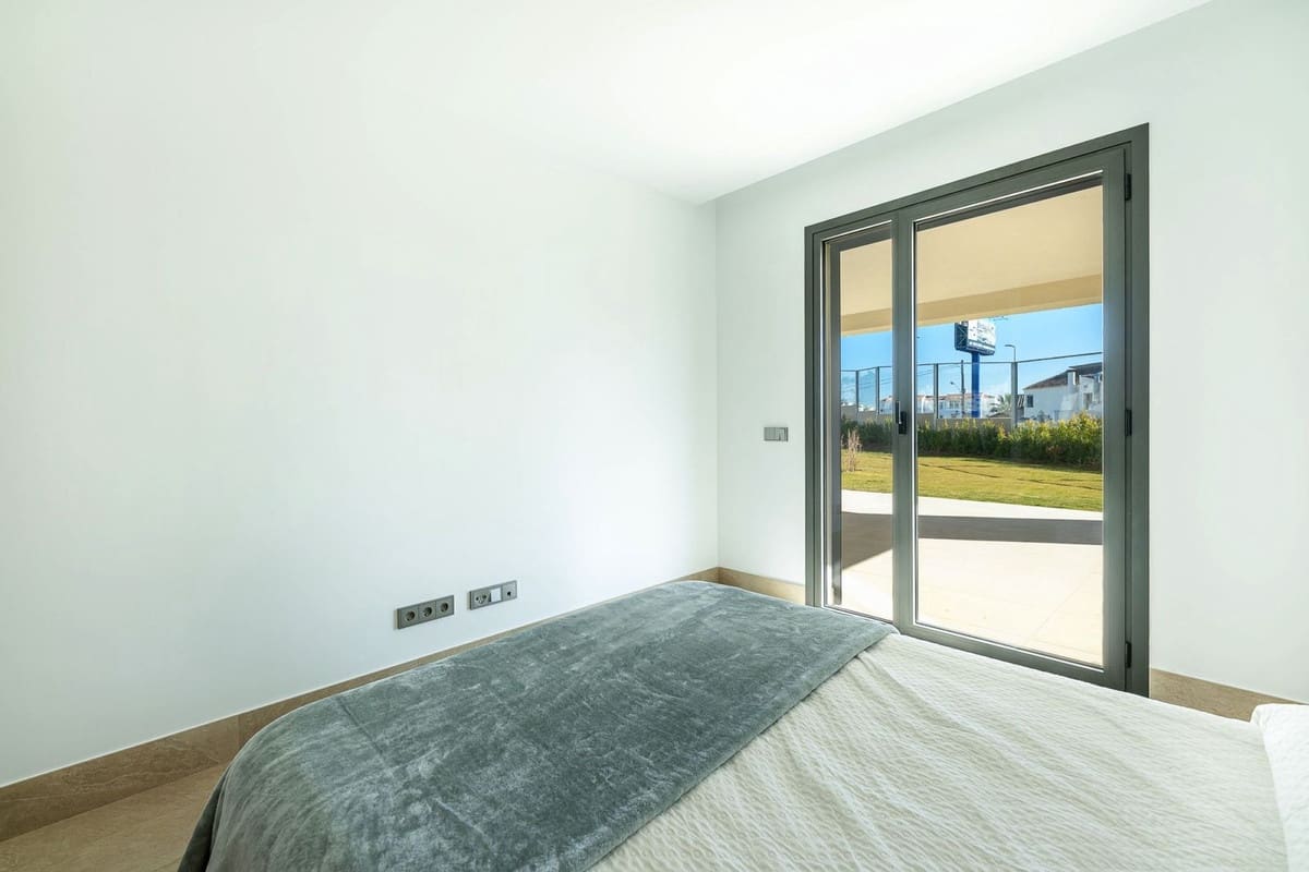 3 Zimmer Apartment zu verkaufen in Bahia de Casares mit Pool Garage - 435.000 € (Ref: 8862577)