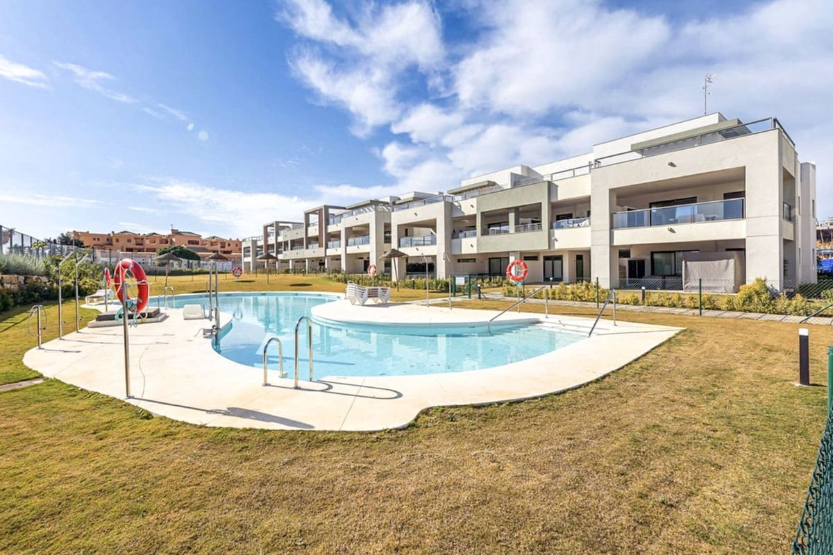 3 bedroom Apartment for sale in Bahia de Casares with pool garage - € 435,000 (Ref: 8862577)