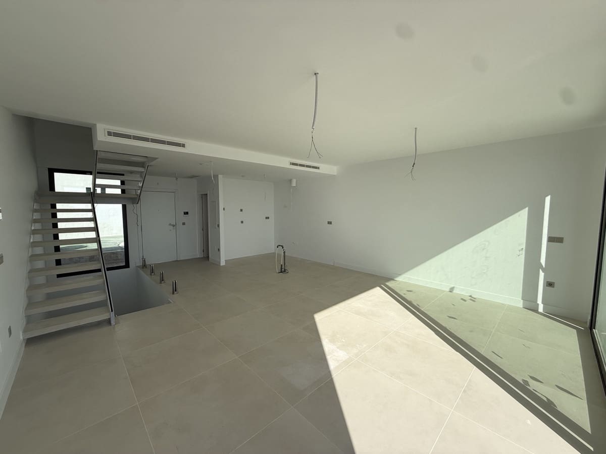 3 bedroom Semi-detached Villa for sale in Fuengirola with pool - € 634,900 (Ref: 8862578)