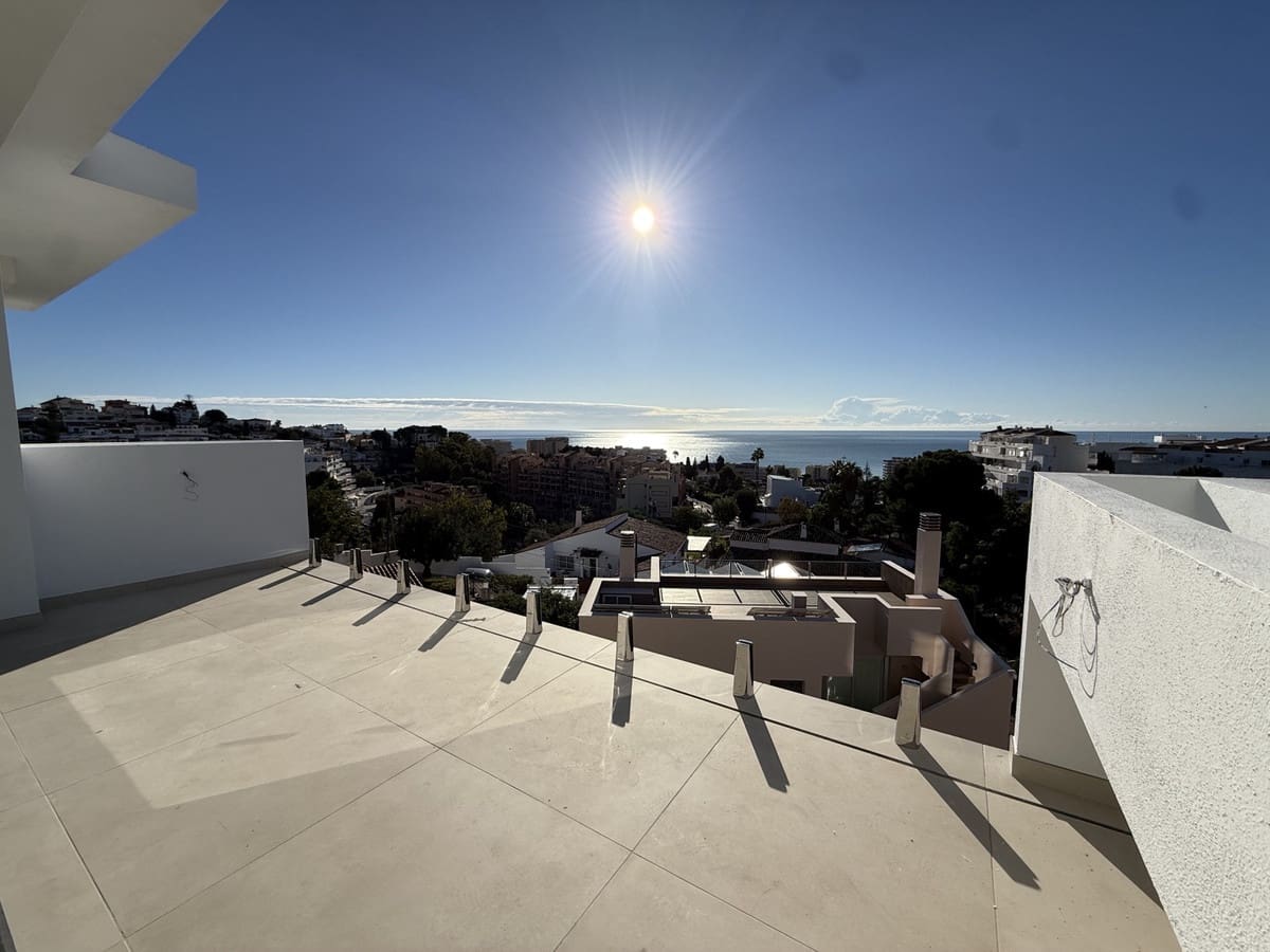 3 bedroom Semi-detached Villa for sale in Fuengirola with pool - € 634,900 (Ref: 8862578)