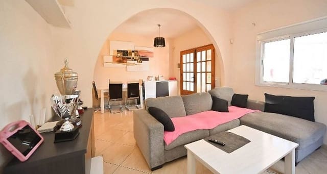 Chalet de 2 habitaciones en Los Balcones en venta con piscina garaje - 282.000 € (Ref: 8864998)