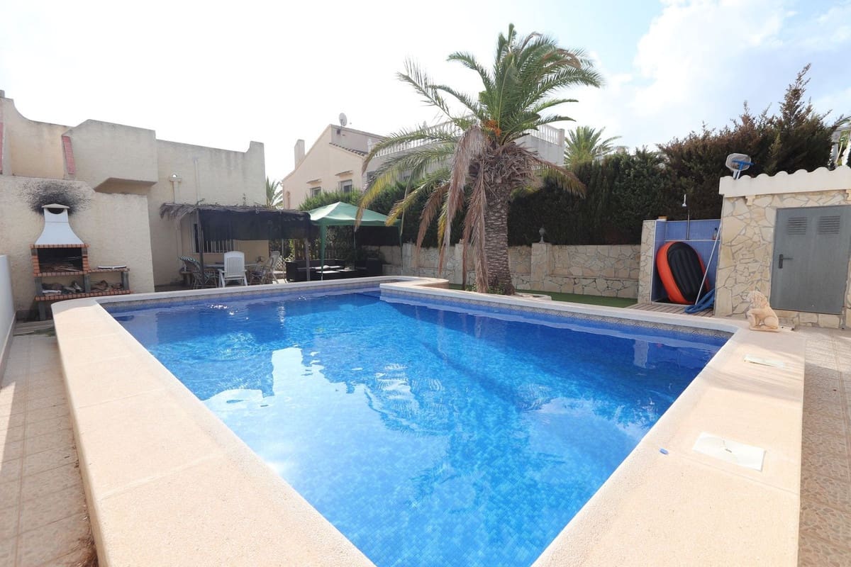2 bedroom Villa for sale in Los Balcones with pool garage - € 282,000 (Ref: 8864998)