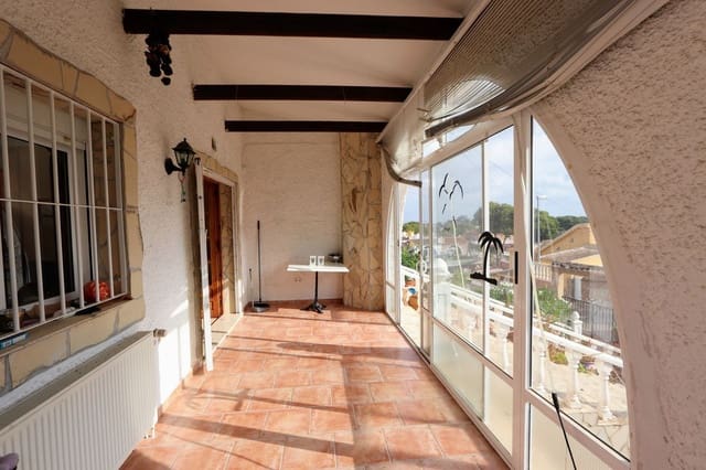 Chalet de 2 habitaciones en Los Balcones en venta con piscina garaje - 282.000 € (Ref: 8864998)