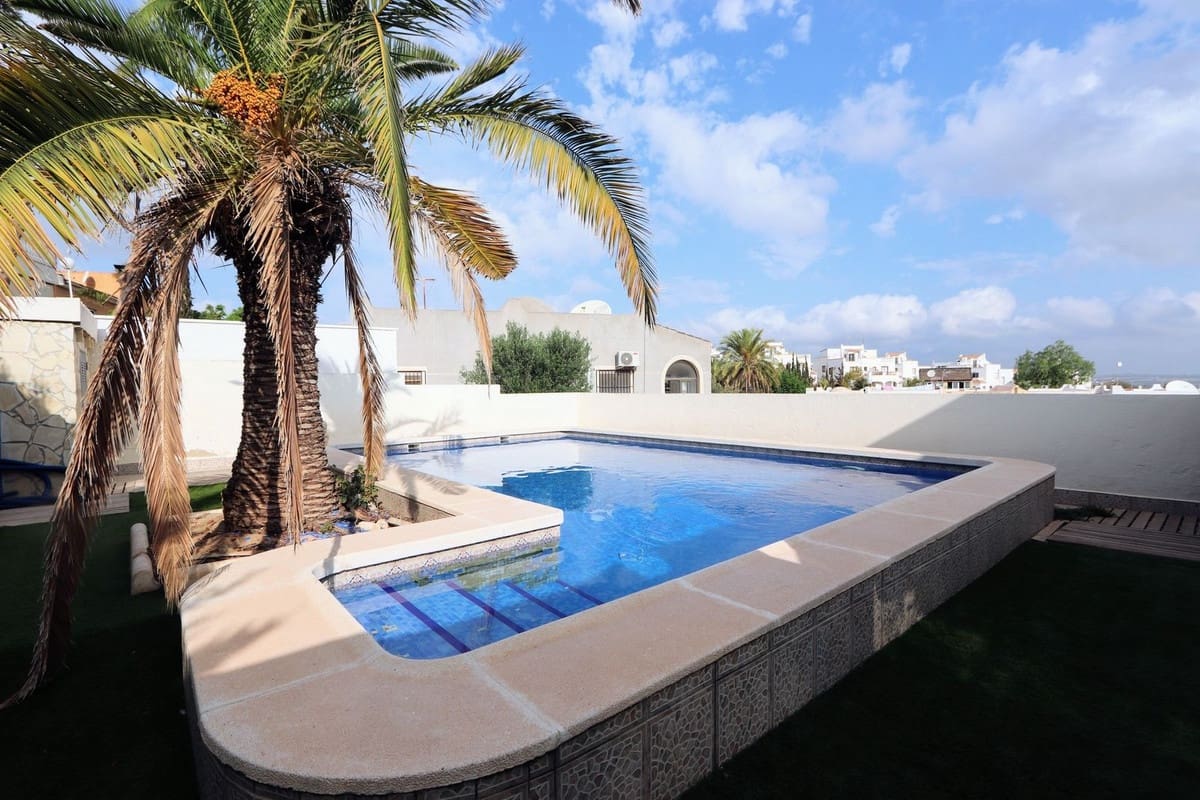 2 bedroom Villa for sale in Los Balcones with pool garage - € 282,000 (Ref: 8864998)