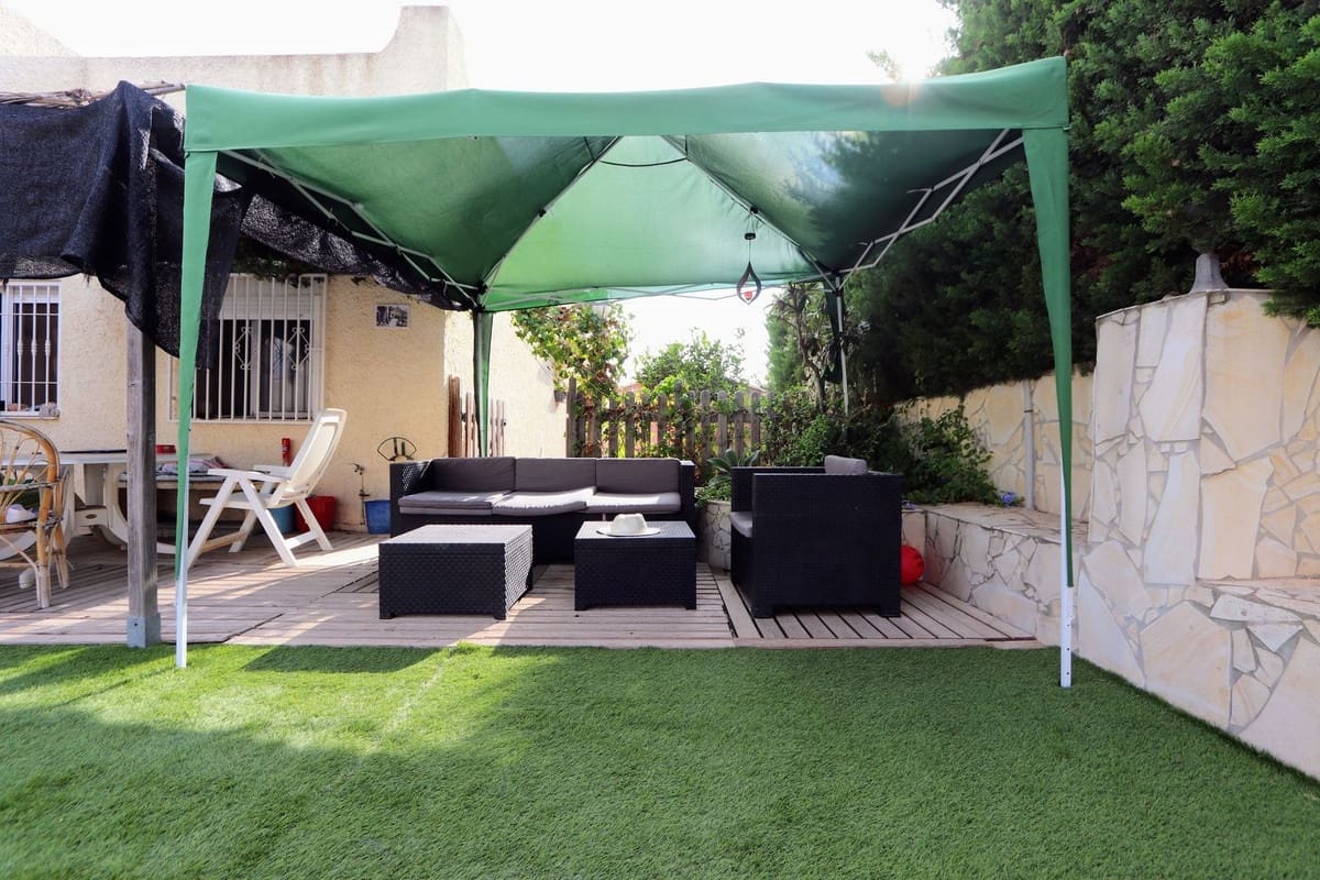 2 bedroom Villa for sale in Los Balcones with pool garage - € 282,000 (Ref: 8864998)