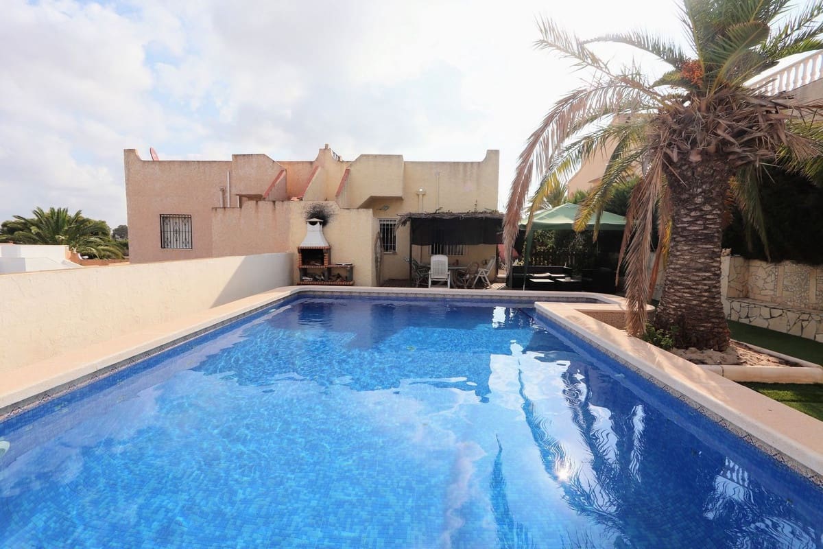 2 bedroom Villa for sale in Los Balcones with pool garage - € 282,000 (Ref: 8864998)