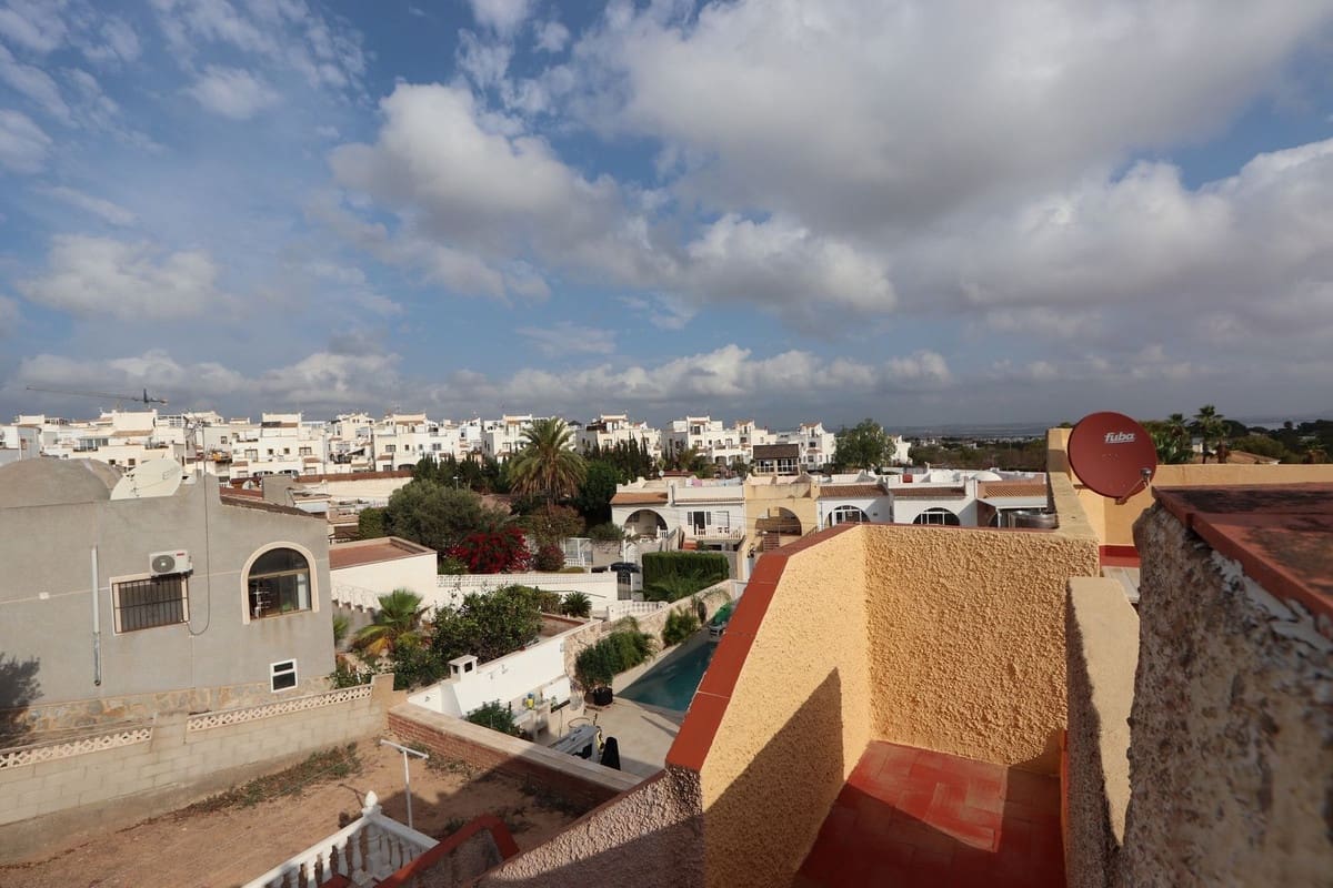 2 bedroom Villa for sale in Los Balcones with pool garage - € 282,000 (Ref: 8864998)