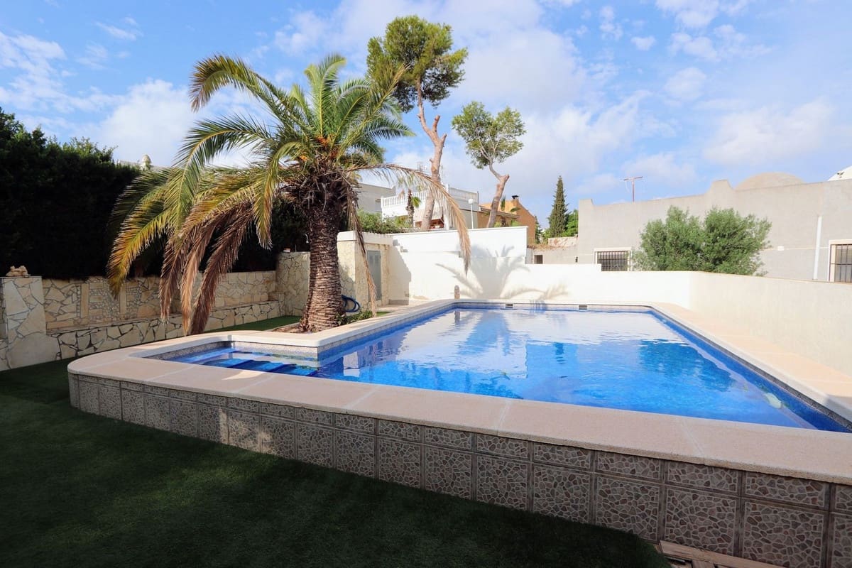 2 bedroom Villa for sale in Los Balcones with pool garage - € 282,000 (Ref: 8864998)