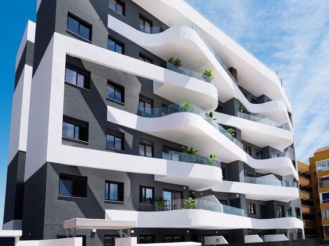 Apartamento de 3 habitaciones en Las Piscinas Naturales, Torrevieja en venta con piscina garaje - 412.000 € (Ref: 8871456)
