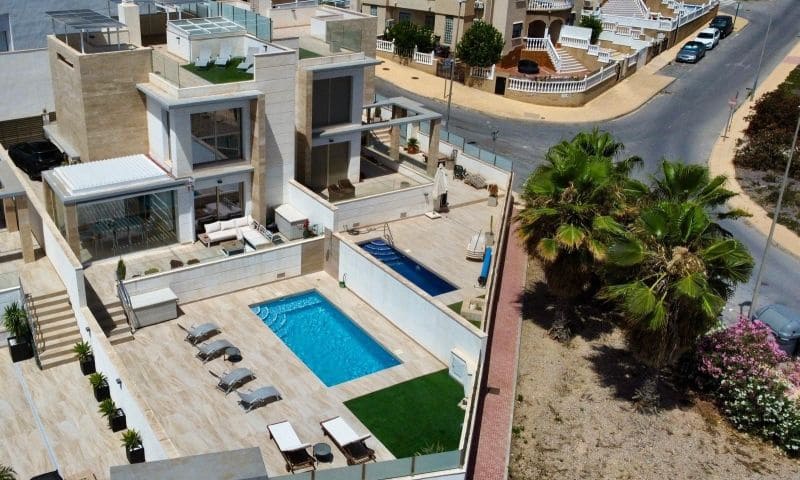 4 sypialnia Willa na sprzedaż w Orihuela Costa z basenem - 499 995 € (Ref: 8871475)