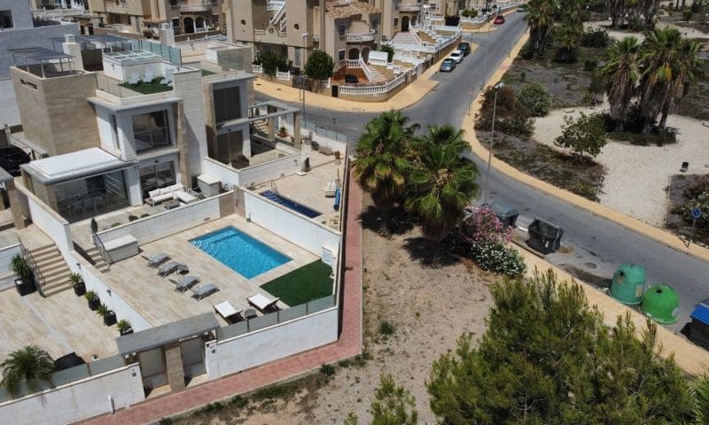 4 sypialnia Willa na sprzedaż w Orihuela Costa z basenem - 499 995 € (Ref: 8871475)