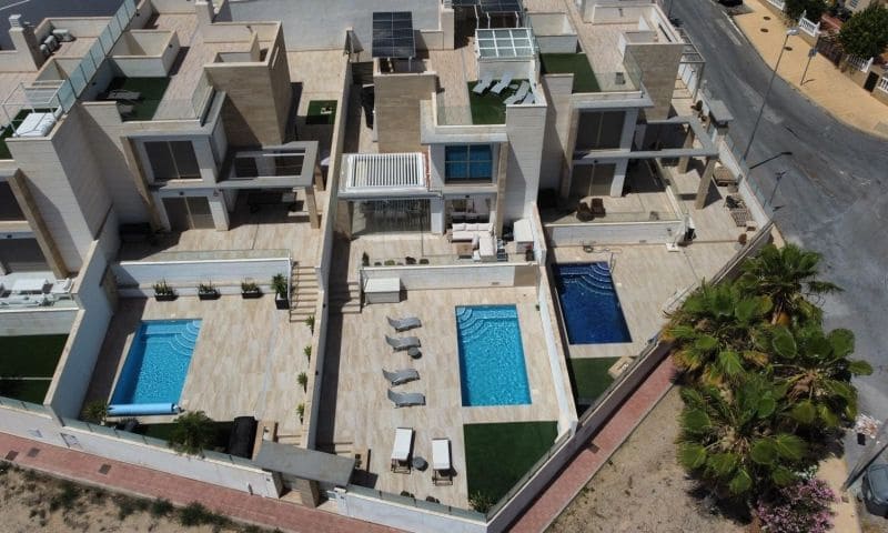 4 sypialnia Willa na sprzedaż w Orihuela Costa z basenem - 499 995 € (Ref: 8871475)
