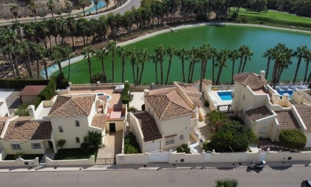 3 chambre Villa/Maison à vendre à Orihuela avec piscine garage - 579 995 € (Ref: 8871479)