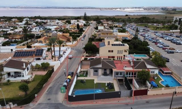 3 soverom Villa til salgs i Los Balcones - Los Altos, Torrevieja med svømmebasseng - € 380 000 (Ref: 8871512)