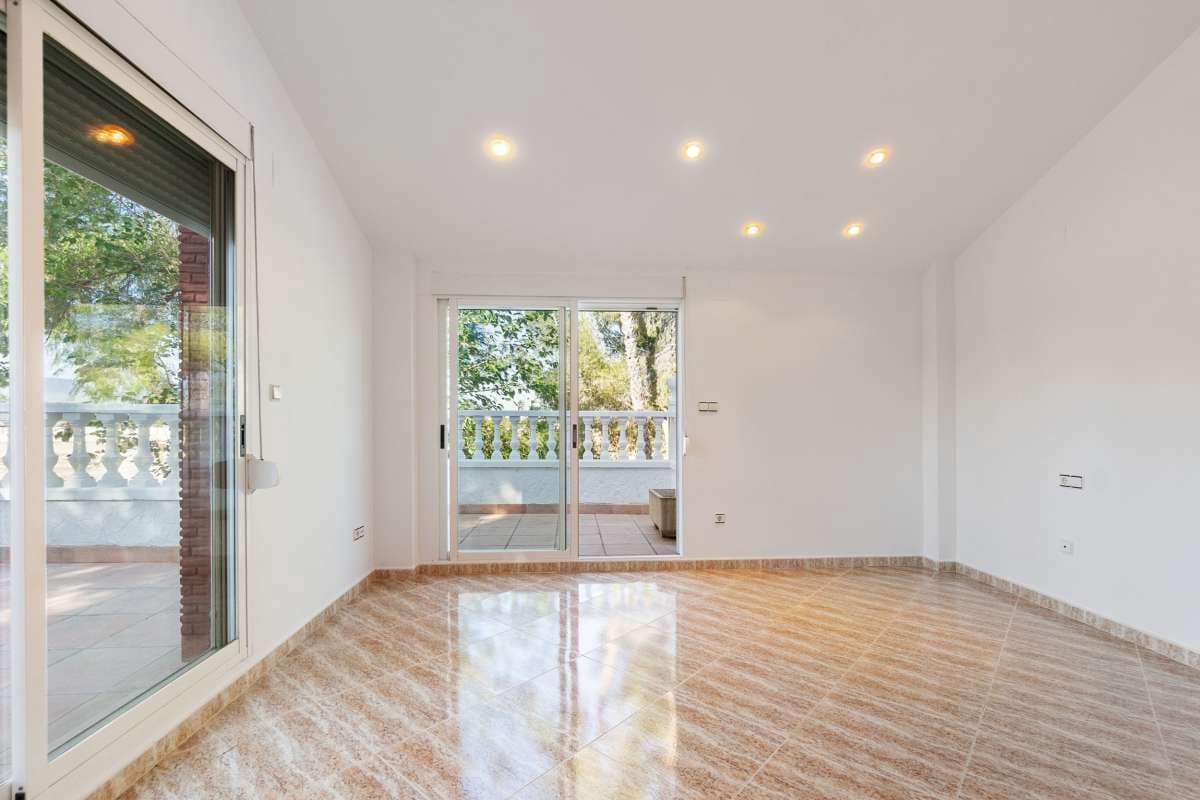 5 sovrum Villa till salu i Orihuela med pool - 370 000 € (Ref: 8871543)