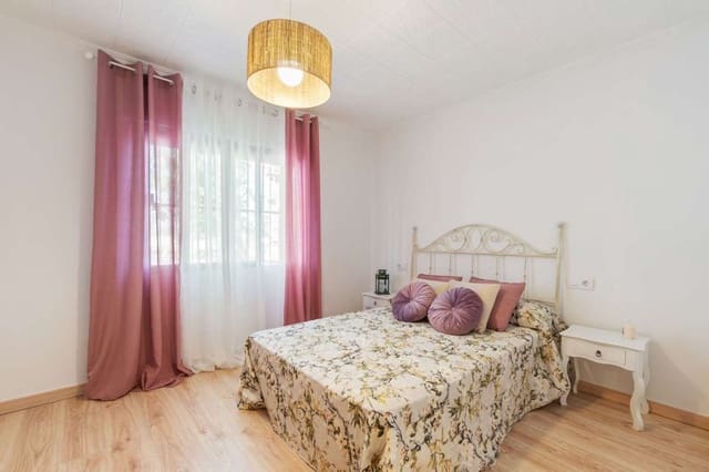 Chalet de 5 habitaciones en Desamparados - Hurchillo - Torremendo, Orihuela en venta con piscina - 370.000 € (Ref: 8871543)