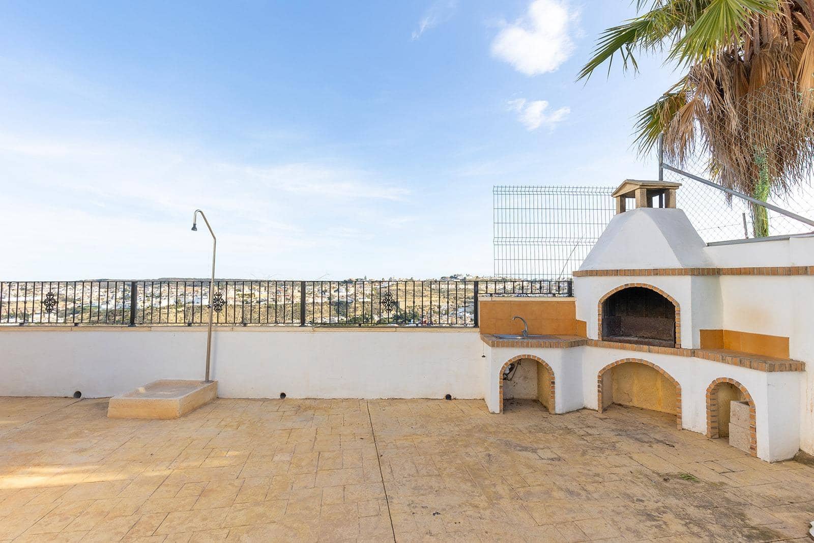 5 bedroom Villa for sale in Rojales with pool garage - € 449,000 (Ref: 8871555)